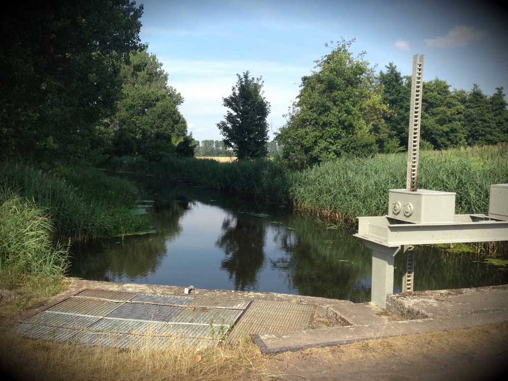 angeln_am_kleinen_fluss_2